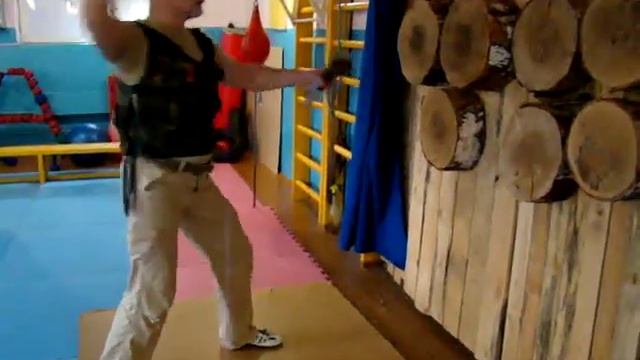 УНИКАЛЬНЫЕ УРОКИ МЕТАНИЯ НОЖА Урок 1 'Формирование ощущения 'схода' ножа' - ноябрь 2014 смотреть онлайн