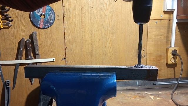 Шуруповерт из Светофора. Дешёвый шуруповерт. Сверлит металл смотреть онлайн