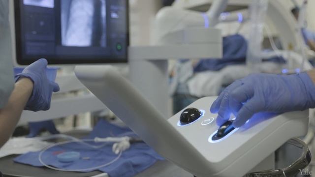 Lung Biopsy Via Robotic Bronchoscopy - Yale Medicine Explains смотреть онлайн