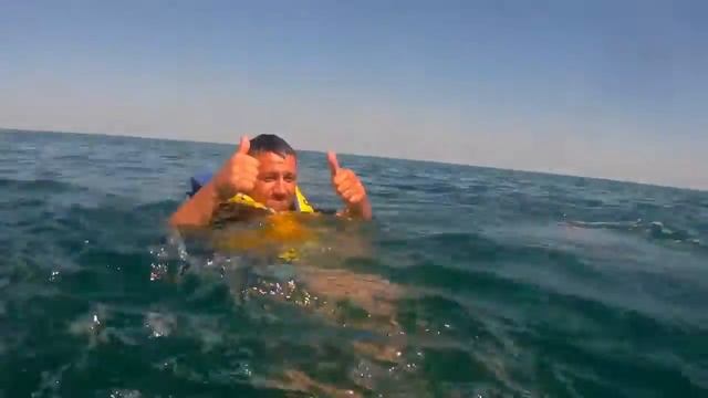 Весёлая компания на водном аттракционе "Дракон" г. Одесса смотреть онлайн