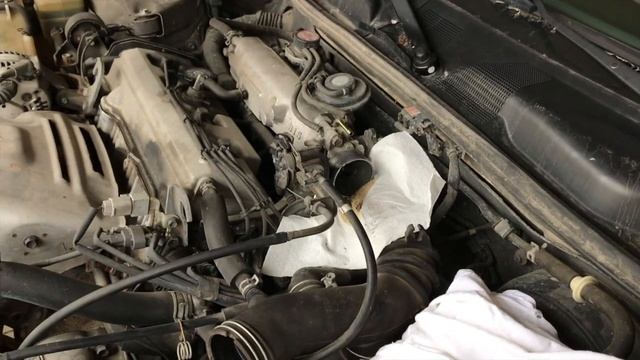 Hard/Stiff/Sticking gas pedal - How to clean Throttle Body FAST & EASY! смотреть онлайн