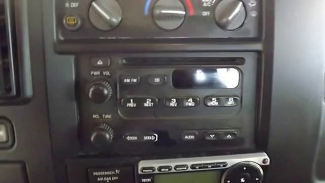 2003 Chevrolet Express Van G2500 - Vic Canever Chevrolet - Fenton, MI 48430 смотреть онлайн