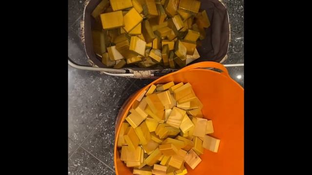 Красота из мусорного ведра, сделала рамку для зеркала из старых ламелей смотреть онлайн