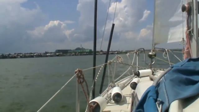 Окончание прогулки под парусами на яхте "Удача". Яхт-клуб "5-й причал". смотреть онлайн