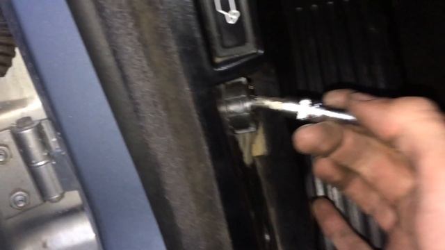 Замена тросика капота BMW e39 смотреть онлайн