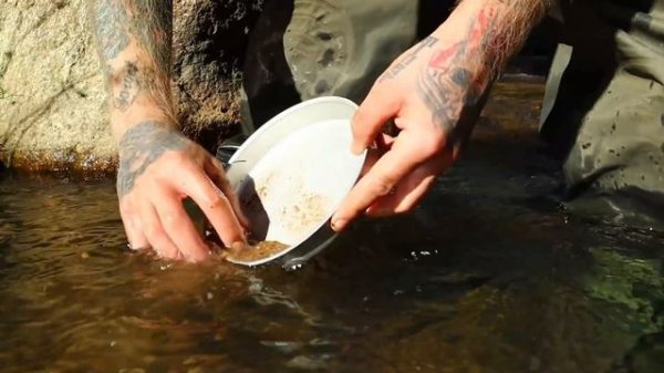 Rare GOLD Nugget Found Hiding in the Bedrock | Biggest Nugget This Year!