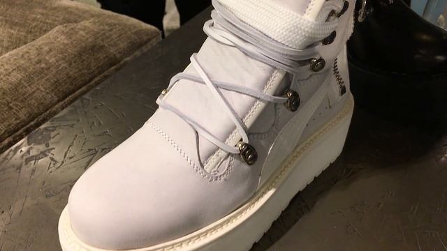 FENTY PUMA by Rihanna Launch at Bergdorf Goodman смотреть онлайн