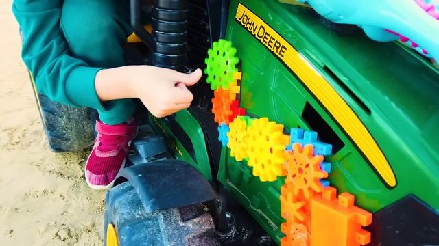 Лёва и весёлая история про трактор и динозавра смотреть онлайн