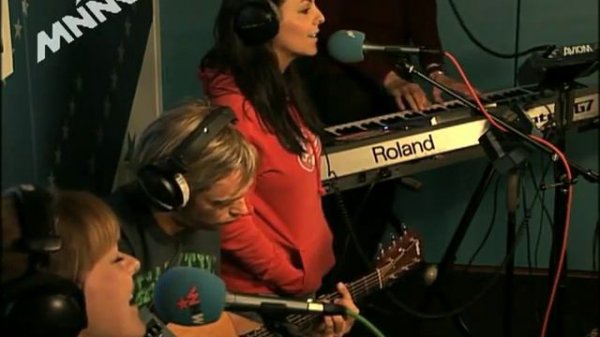 Milk Inc. - Storm (Live MNM 17-03-2010)