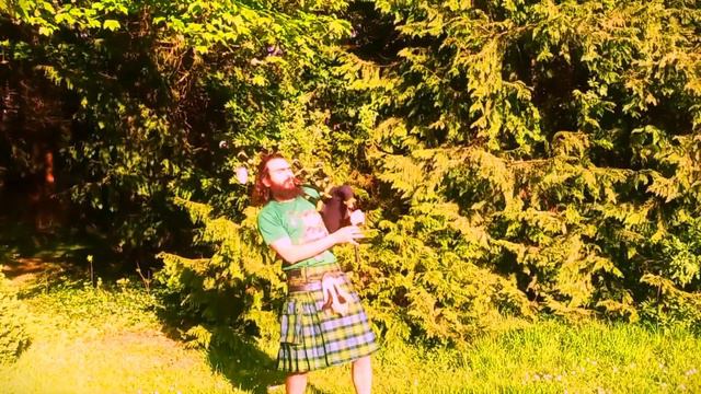 Michael Palin Birthday 🎂 Bagpipes Lumberjack Song and Happy Birthday! 5 May смотреть онлайн