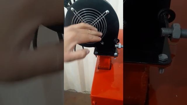 Центробежный вентилятор для твердо топлевных котлов TermoGradus смотреть онлайн