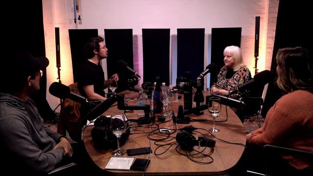 Confessions Of The Idiots 200th episode with Rob Mills, Denise Scott and Jess Perkins смотреть онлайн