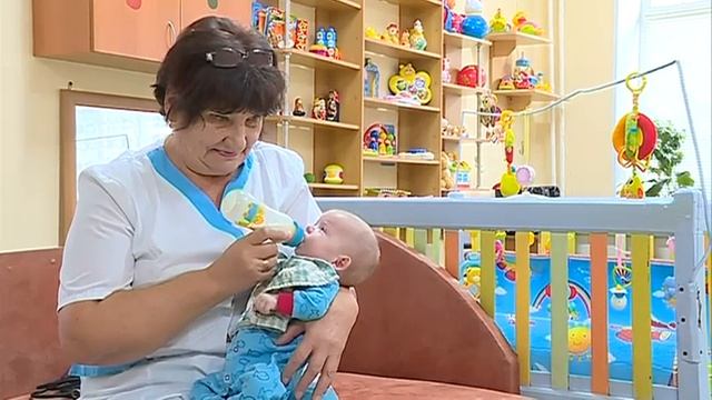 Будем вместе. Трехмесячный Тихон хочет к маме на ручки смотреть онлайн