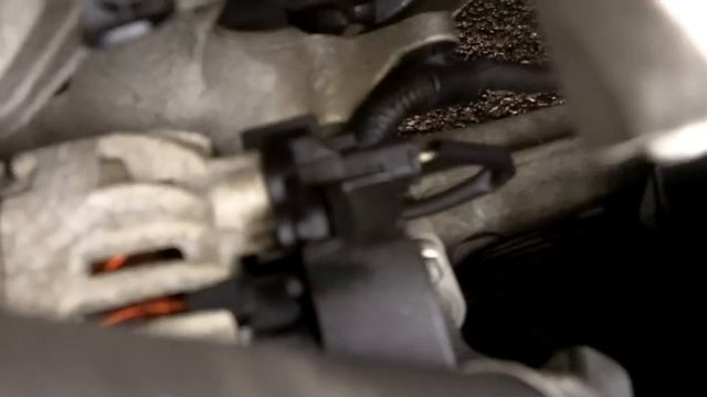 Possible Pulley/Tensioner issue on 2002 Renault Clio 1.4 16v K4J engine смотреть онлайн