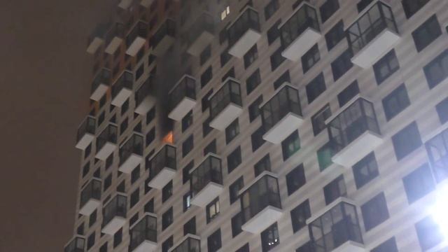 Ночной пожар в высотном доме смотреть онлайн