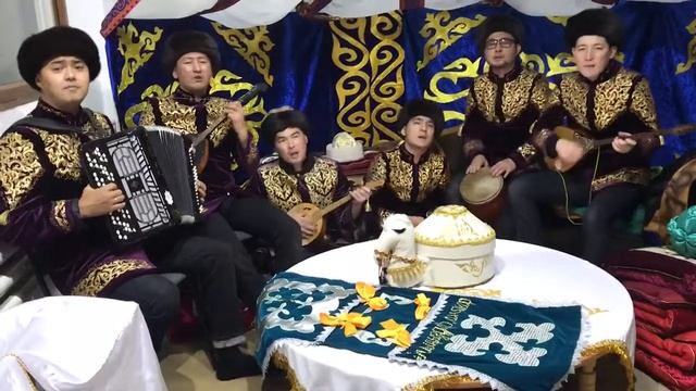 Ансабль “Беу, жігіттер” Баянауыл Үш қоңыр смотреть онлайн