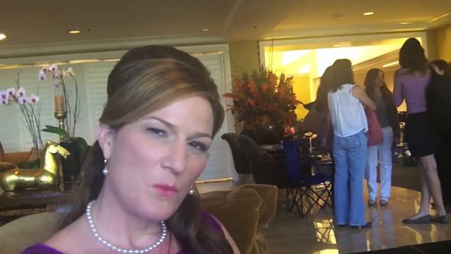 SUBURGATORY: Ana Gasteyer previews the Thanksgiving episode смотреть онлайн