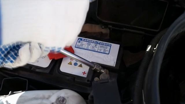 Замена аккумулятора Mercedes Benz  C180 / C200 / C250 W204