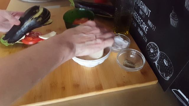 НОВИНКА!Баклажаны ,Павлиний хвост!Всего 3 ингридиента и получается очень вкусное овощное блюдо! смотреть онлайн