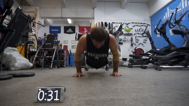 Наибольшее количество отжиманий от пола за 1 минуту на ладонях смотреть онлайн