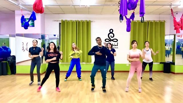 Toby love _ Lejos bachata dance Zumba fitness смотреть онлайн