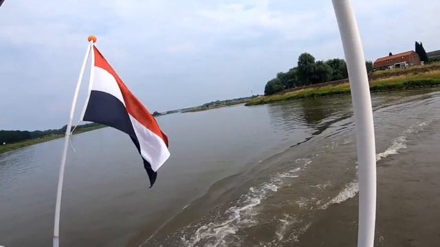 Погрузка БУМАГОЙ. Застрял под рампой. Будни ДАЛЬНОБОЙЩИКА из Беларуси в Европе смотреть онлайн