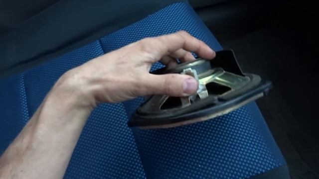 Замена заднего динамика на Mazda Demio смотреть онлайн