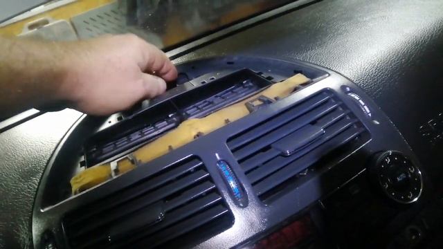 Mercedes-Benz W211 снятие замена блока климат-контроля. смотреть онлайн