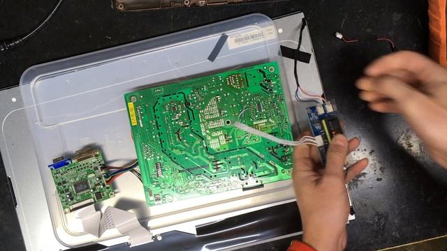 Monitor lampeggia e non si accende - Riparazione Acer V233W смотреть онлайн