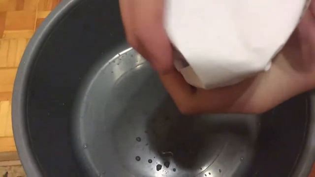Опыт. Физика 7 класс. Атмосферное давление. Налейте в стакан воды. смотреть онлайн
