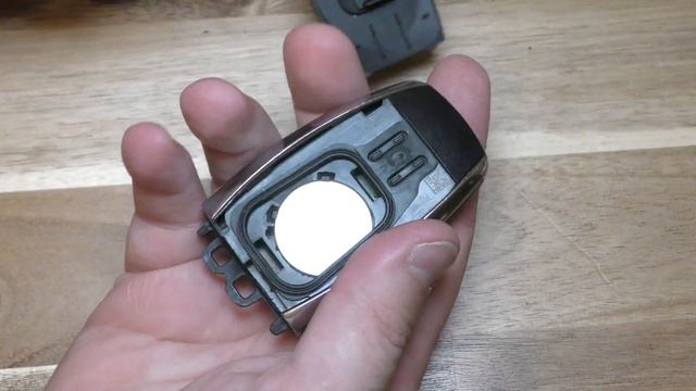 Lincoln Navigator / Continental / MK Key Fob Battery Replacement - DIY смотреть онлайн