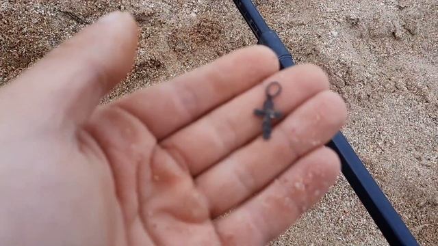 ОТКРЫЛ СЕЗОН ПЛЯЖНЫХ НАХОДОК!!! Пляжный поиск с металлоискателем Xp Deus | Коп в Крыму смотреть онлайн