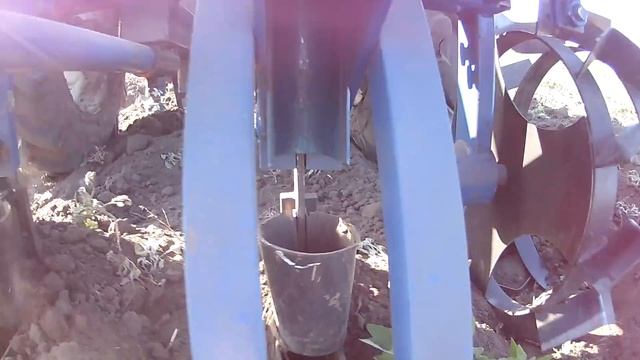 Чесночная сажалка в роботе)))))) смотреть онлайн