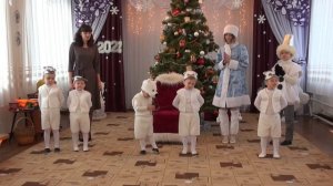 Танец мишек с шишками