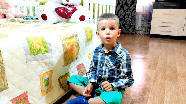 Монстр под кроватью / Женя ИСПУГАЛСЯ монстра из-под кровати смотреть онлайн
