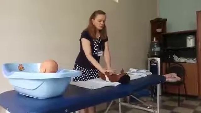 Пеленание с фиксацией ручек смотреть онлайн