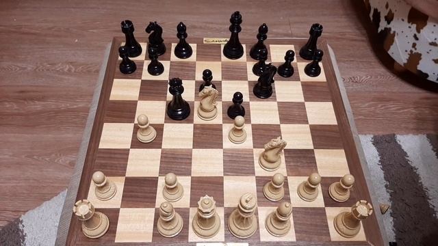 Шахматы. Лучший ход пешкой в дебюте. Шахматные дебютные ловушки. Обучение шахматам. смотреть онлайн