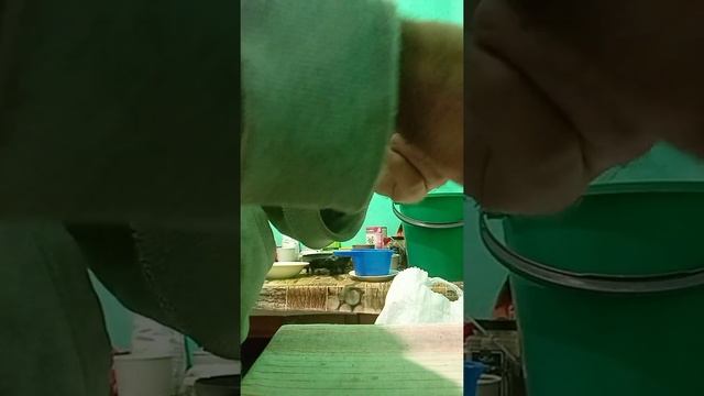 Тестуємо хлібопічку Gorenje BM1400E. Вибір рецепту і додавання інгридієнтів. смотреть онлайн