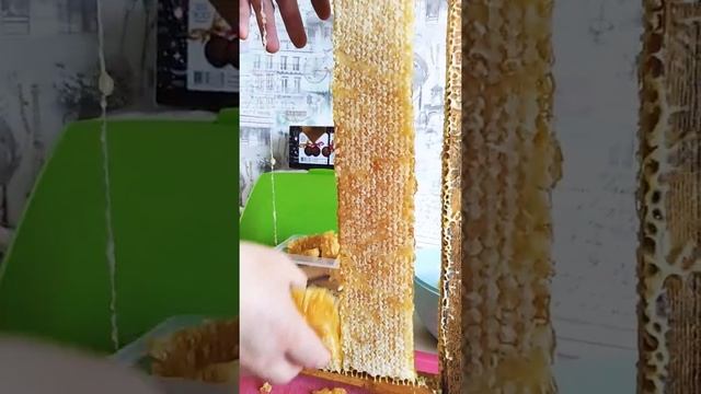 Как срезать мёд с рамки??? Витаминизация на самоизоляции ? Сотовый мёд смотреть онлайн