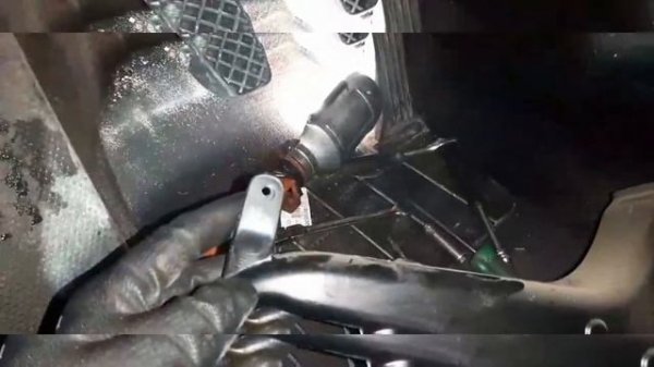 Volkswagen Passat B6 замена левого привода заслонки печки