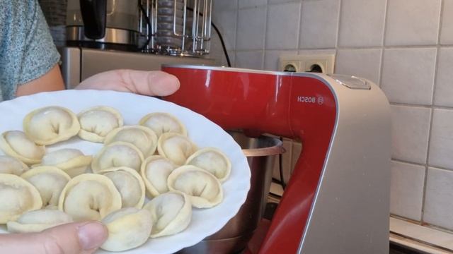 Рецепт тесто на пельмени и вареники от Ксю Радость, всем приятного аппетита смотреть онлайн