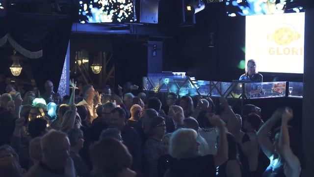 Glorias 50+ Disco i Västerås PREMIÄR 4 november 2017 смотреть онлайн