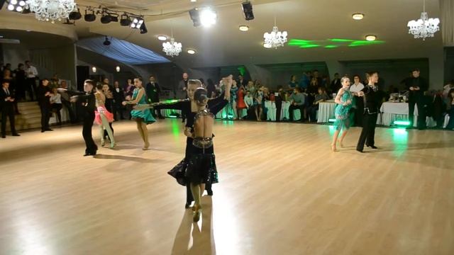 Мартынчук Александр и Григоренко Ксения Днепр "Линия Танца - 2018" ча-ча-ча. смотреть онлайн