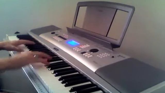 Yamaha DGX 230 смотреть онлайн