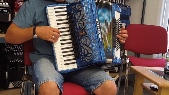 Klangprobe Akkordeon Fröhlich Schumann, Weltmeister Topas IV смотреть онлайн