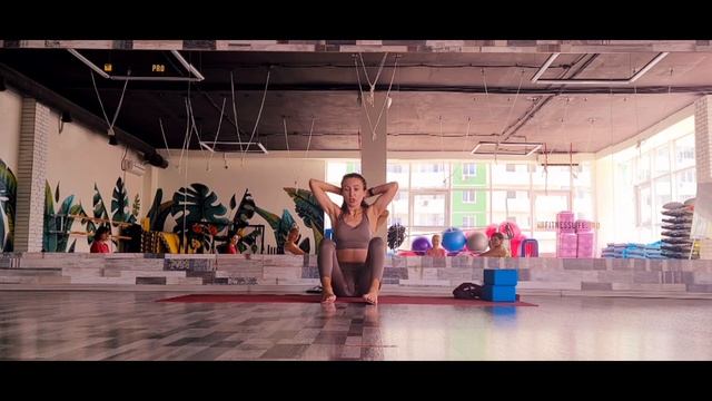 Yoga practice Bakasana БАКАСАНА поза журавля #йогаайенгара#йогапрактика#yogapractica смотреть онлайн