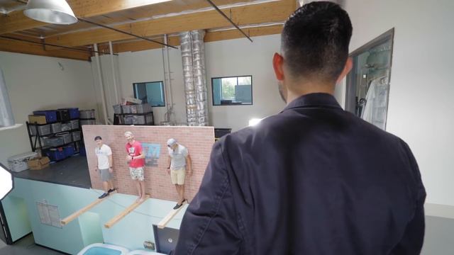 Don't Fall off the Retracting Plank!! | Answer Wrong and Your Plank Gets Shorter! смотреть онлайн