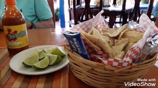 Visita al mercado 28 en Cancún смотреть онлайн