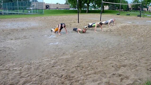Detroit Slaughter Boot Camp class pushup exercise in the mud смотреть онлайн