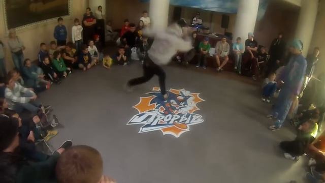 Kidz прорыв | Breaking profi 1x1 | 1/16 | bboy Irokez VS bboy Лимон смотреть онлайн